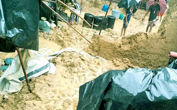 পাহাড় ধসে প্রাণ গেল মা ও ৩ ছেলে-মেয়ের